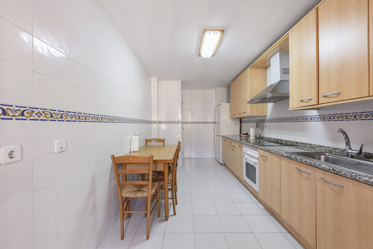 3 Bed Apartment for sale in San Pedro De Alcántara Costa Del Sol, Málaga, Spain