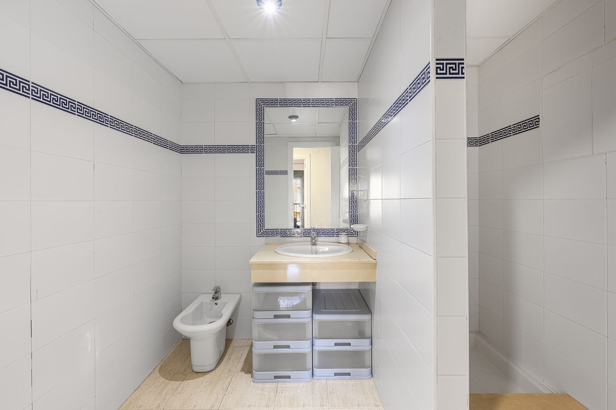 3 Bed Apartment for sale in San Pedro De Alcántara Costa Del Sol, Málaga, Spain