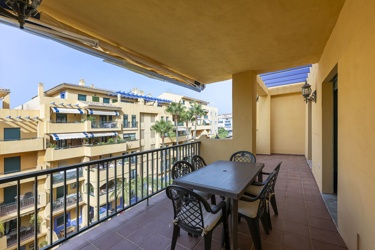 3 Bed Apartment for sale in San Pedro De Alcántara Costa Del Sol, Málaga, Spain