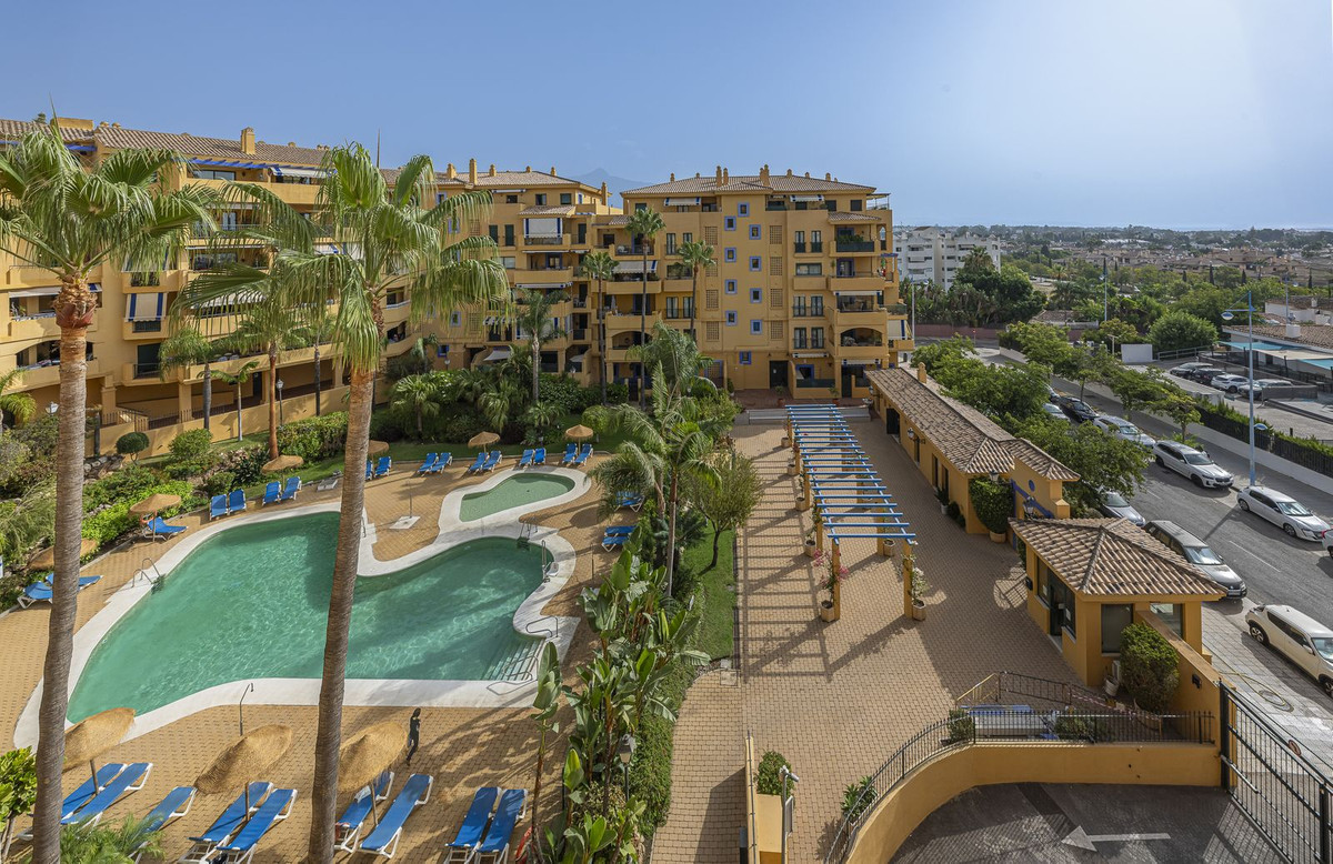 3 Bed Apartment for sale in San Pedro De Alcántara Costa Del Sol, Málaga, Spain