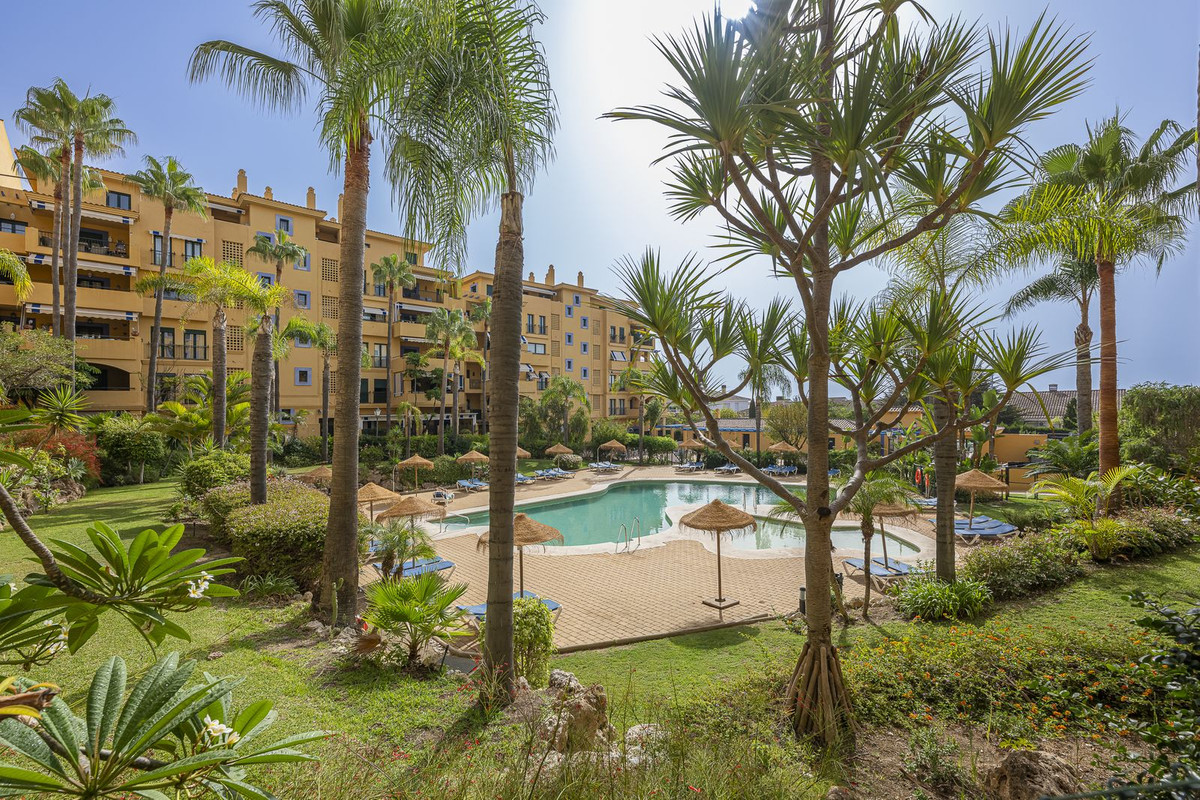 3 Bed Apartment for sale in San Pedro De Alcántara Costa Del Sol, Málaga, Spain