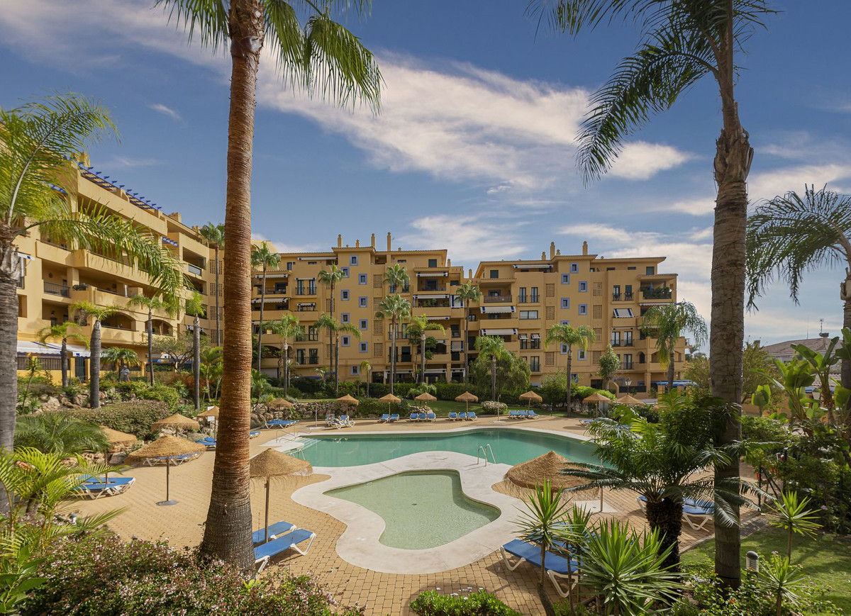 3 Bed Apartment for sale in San Pedro De Alcántara Costa Del Sol, Málaga, Spain