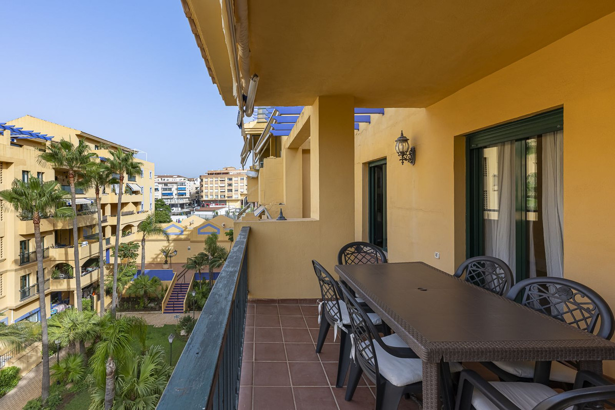3 Bed Apartment for sale in San Pedro De Alcántara Costa Del Sol, Málaga, Spain