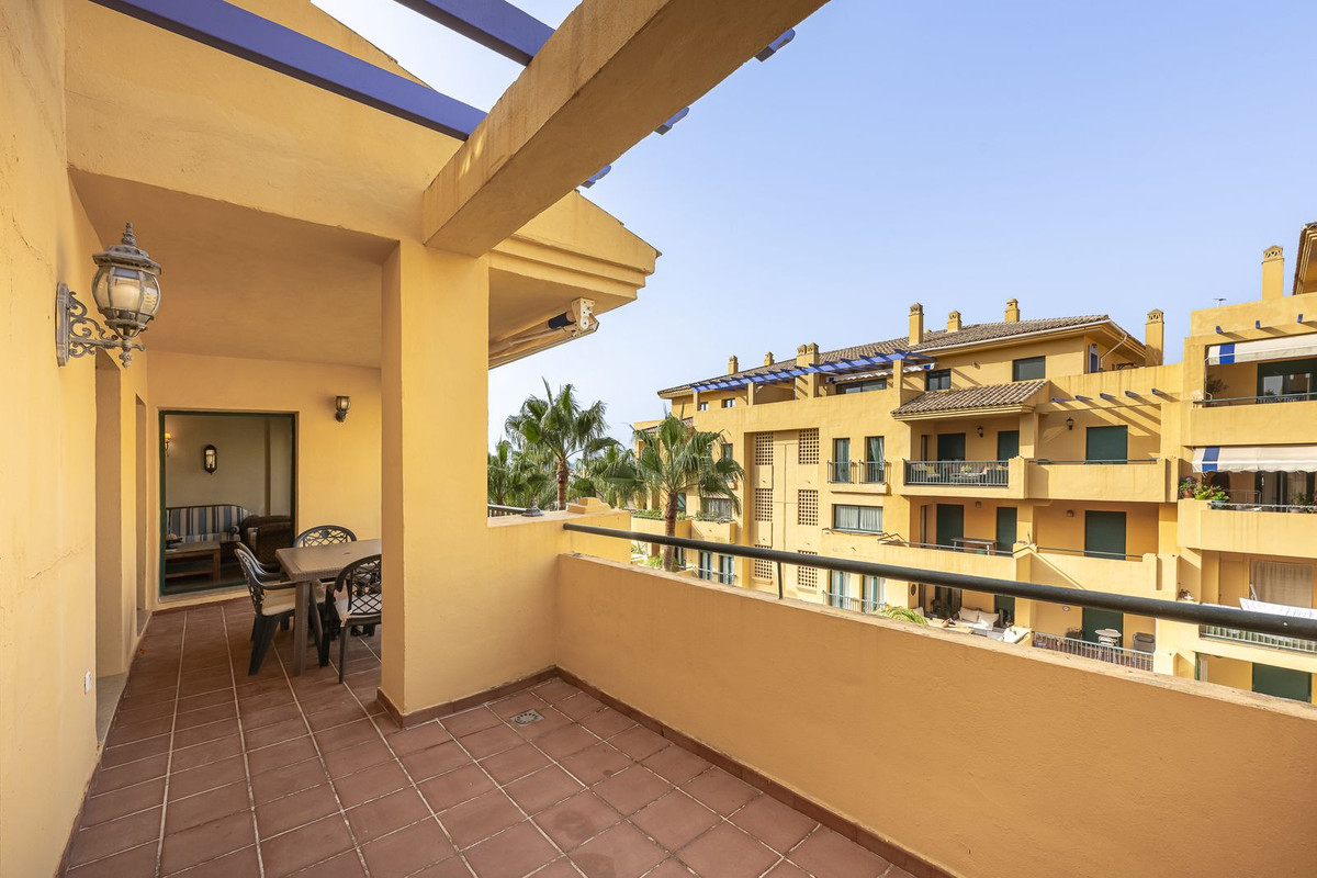 3 Bed Apartment for sale in San Pedro De Alcántara Costa Del Sol, Málaga, Spain