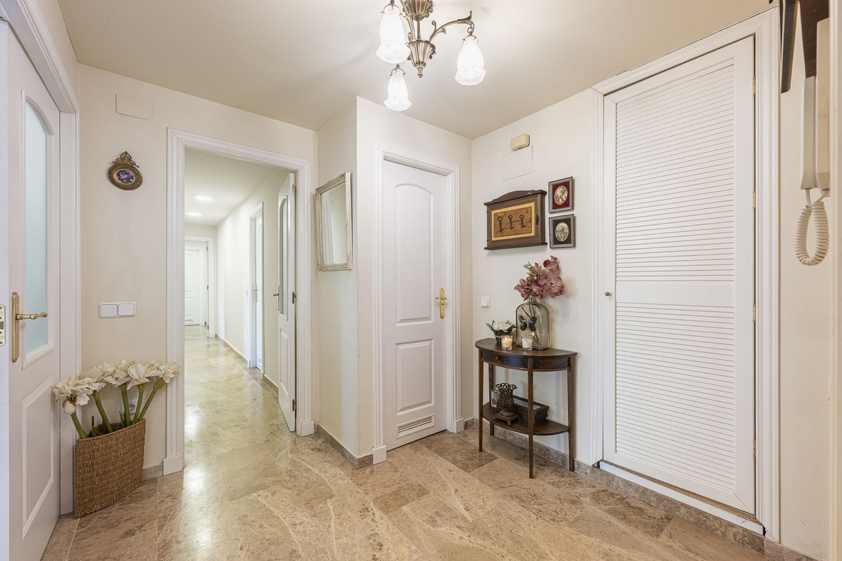 3 Bed Apartment for sale in San Pedro De Alcántara Costa Del Sol, Málaga, Spain