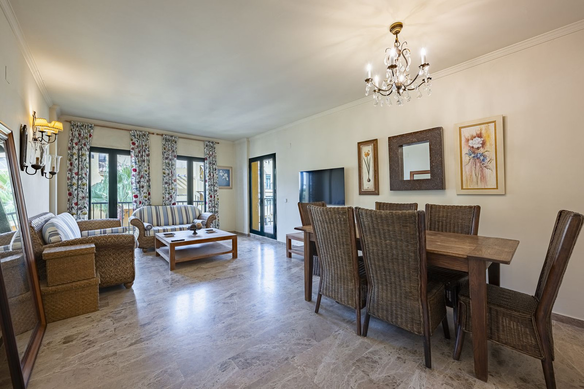 3 Bed Apartment for sale in San Pedro De Alcántara Costa Del Sol, Málaga, Spain