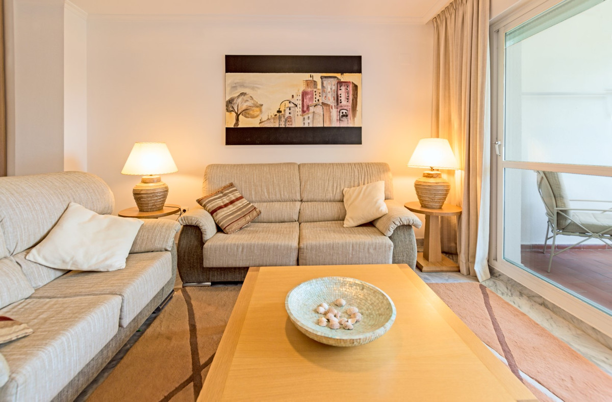 3 Bed Apartment for sale in San Pedro De Alcántara Costa Del Sol, Málaga, Spain