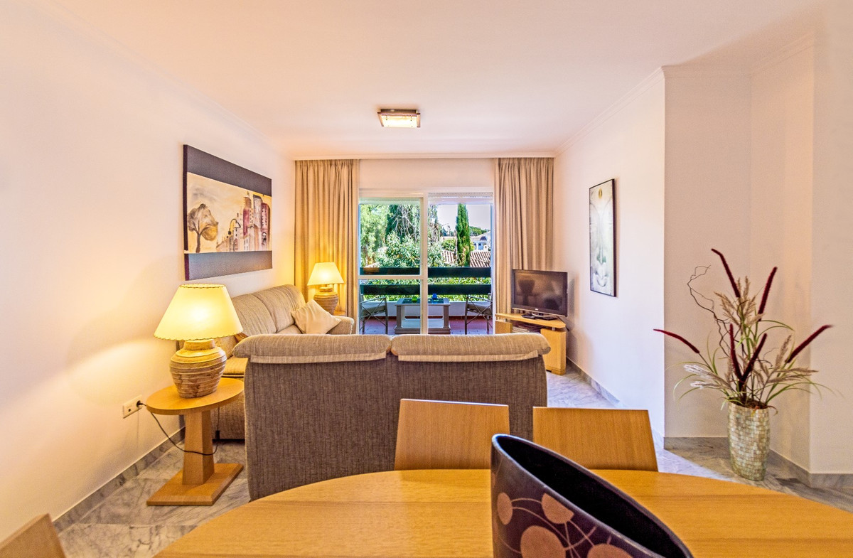 3 Bed Apartment for sale in San Pedro De Alcántara Costa Del Sol, Málaga, Spain