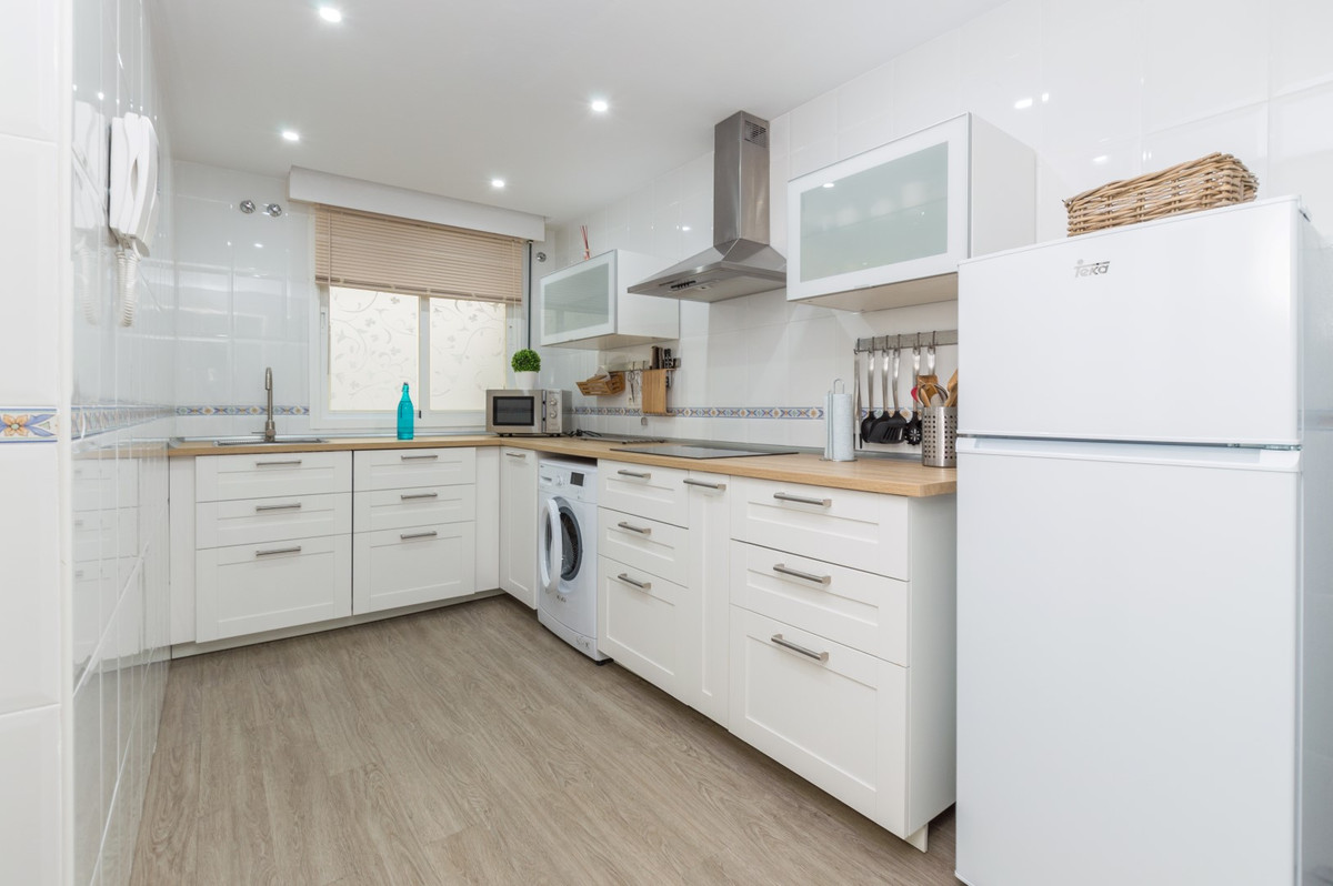 3 Bed Apartment for sale in San Pedro De Alcántara Costa Del Sol, Málaga, Spain