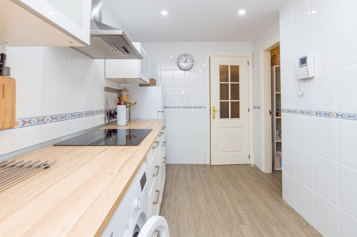 3 Bed Apartment for sale in San Pedro De Alcántara Costa Del Sol, Málaga, Spain