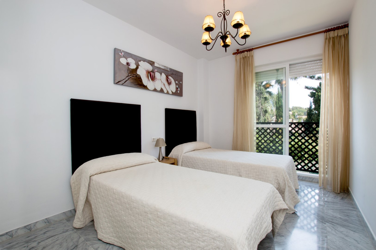 3 Bed Apartment for sale in San Pedro De Alcántara Costa Del Sol, Málaga, Spain