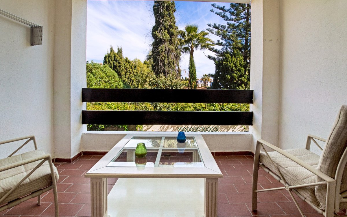 3 Bed Apartment for sale in San Pedro De Alcántara Costa Del Sol, Málaga, Spain