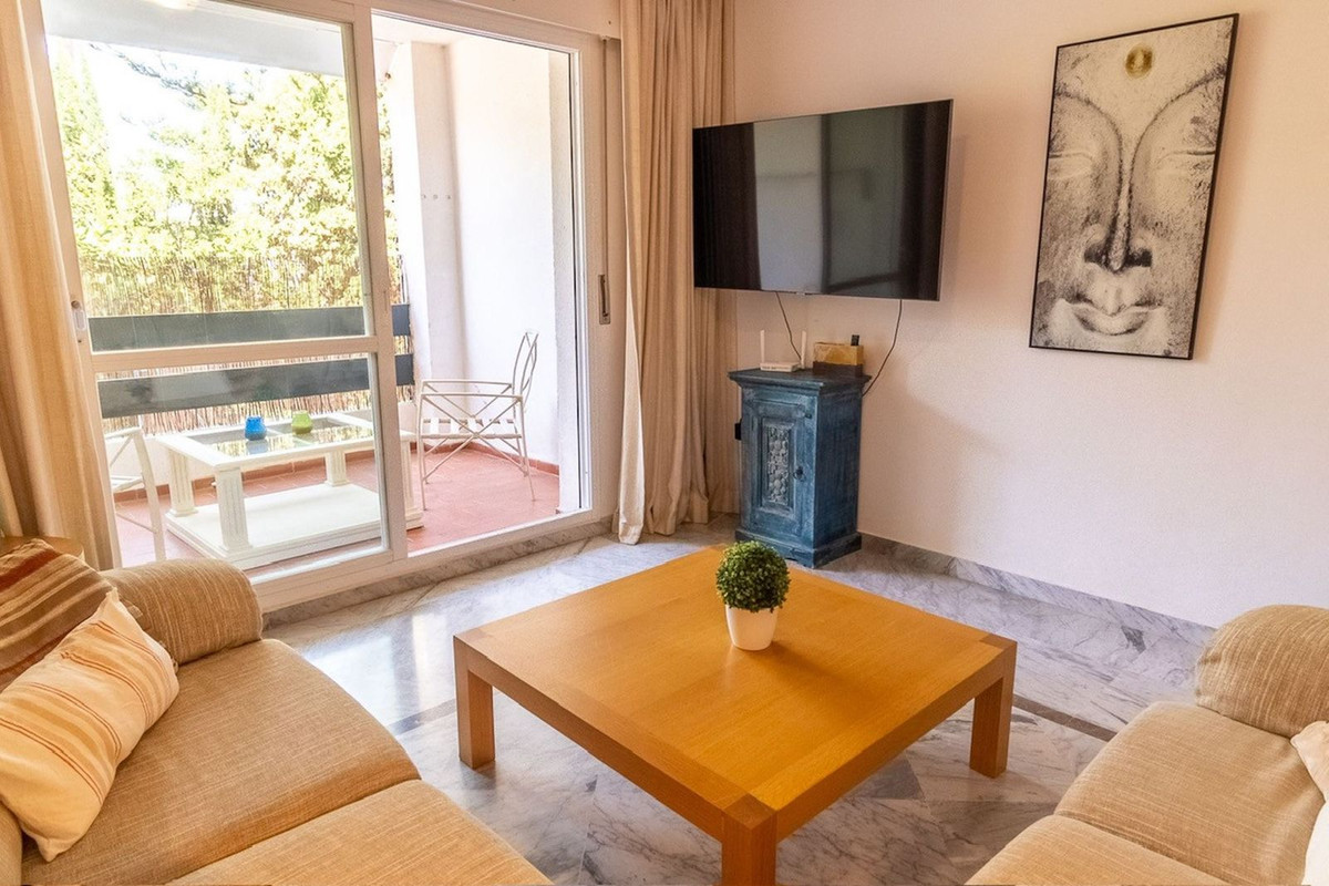 3 Bed Apartment for sale in San Pedro De Alcántara Costa Del Sol, Málaga, Spain