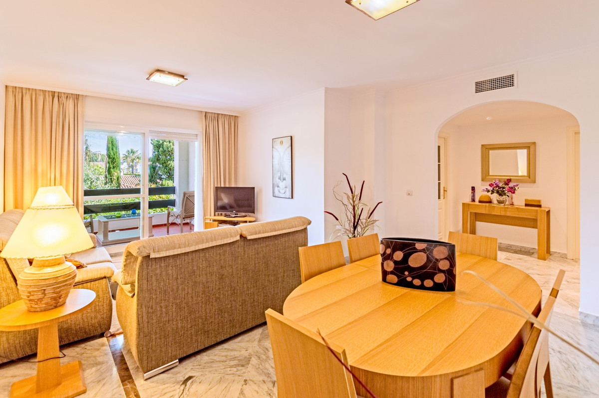3 Bed Apartment for sale in San Pedro De Alcántara Costa Del Sol, Málaga, Spain