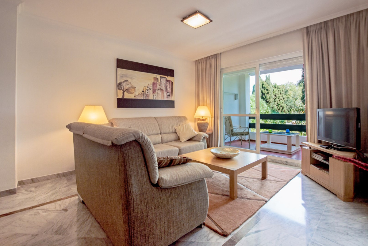 3 Bed Apartment for sale in San Pedro De Alcántara Costa Del Sol, Málaga, Spain