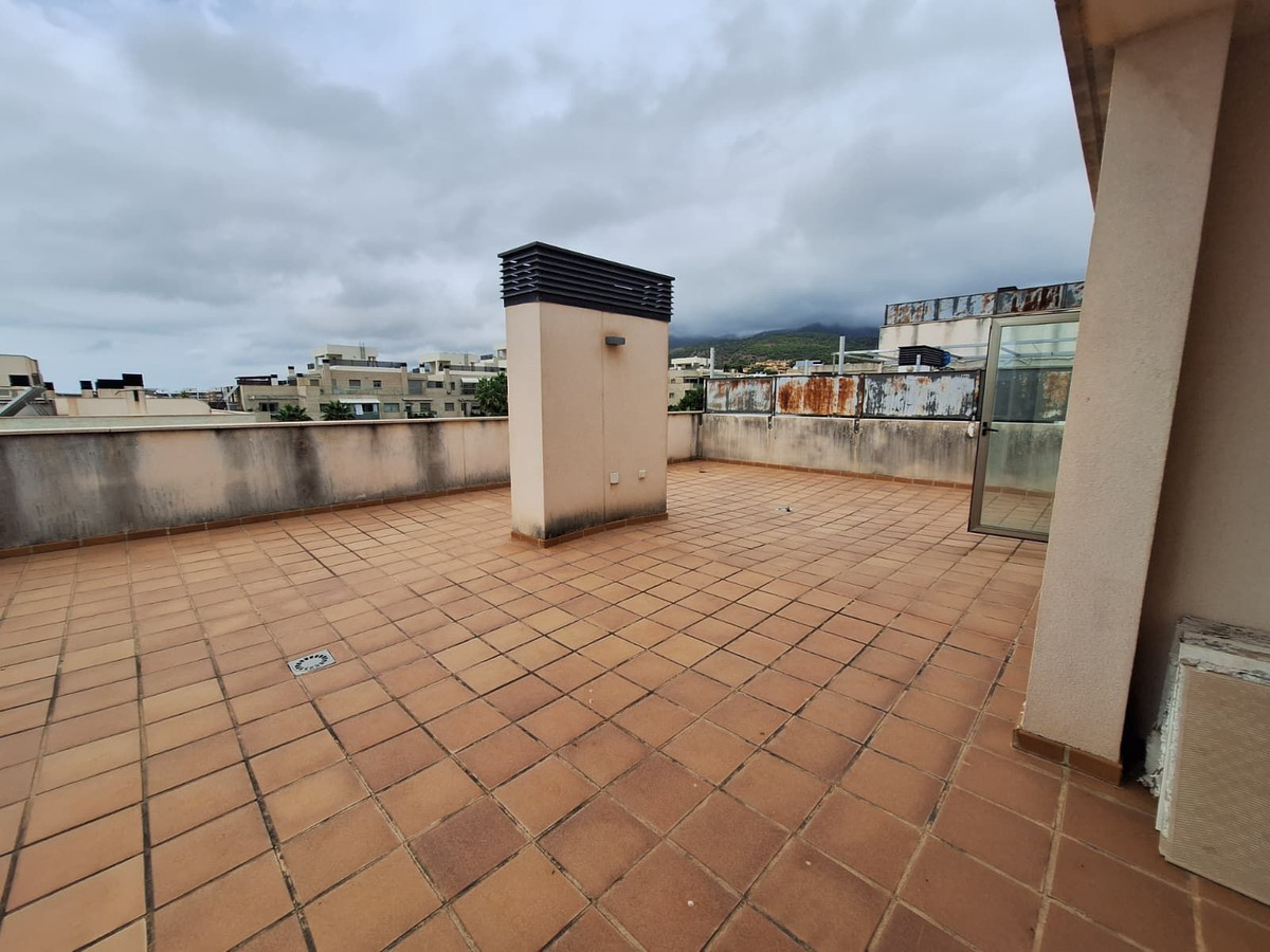 3 Bed Apartment for sale in El Pinillo Costa Del Sol, Málaga, Spain