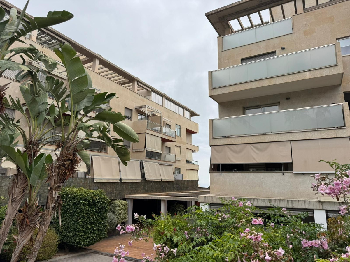3 Bed Apartment for sale in El Pinillo Costa Del Sol, Málaga, Spain