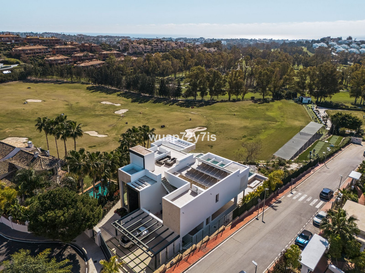 Se vende Villa - Chalet de 4 dormitorios en Costa Del Sol, Málaga, España