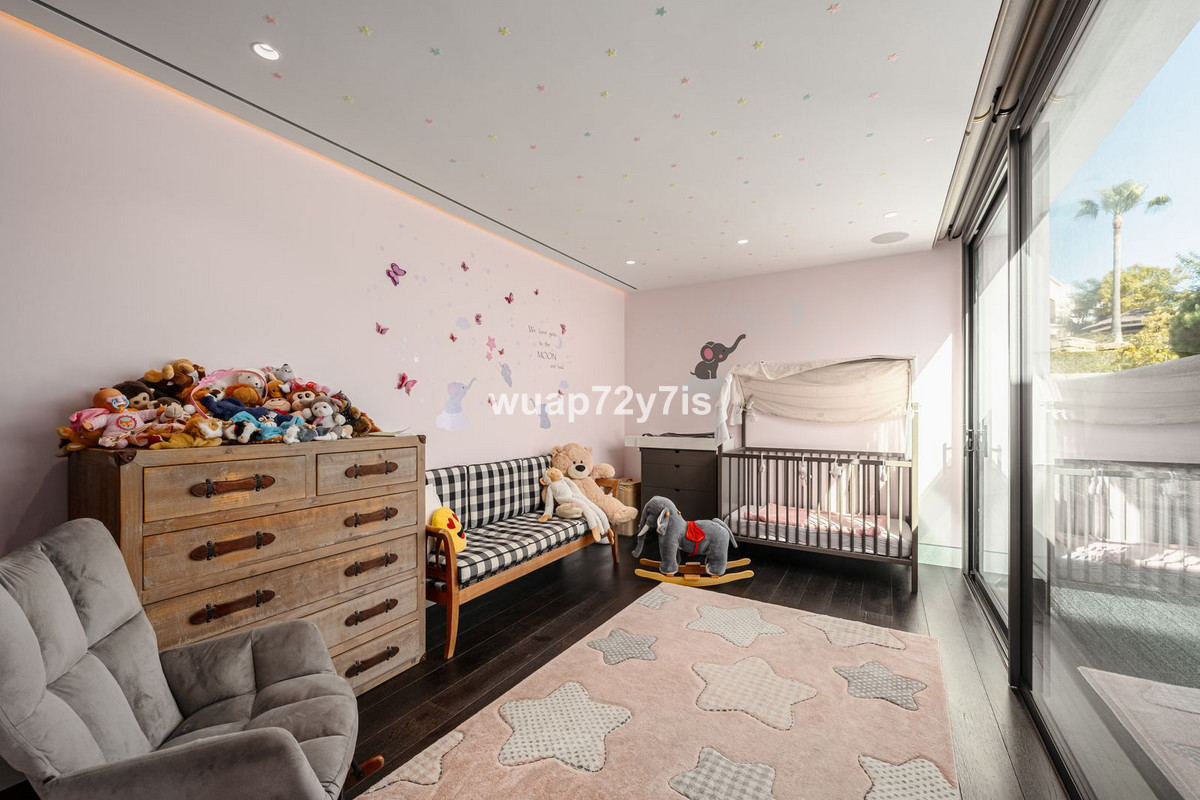 Se vende Villa - Chalet de 4 dormitorios en Costa Del Sol, Málaga, España