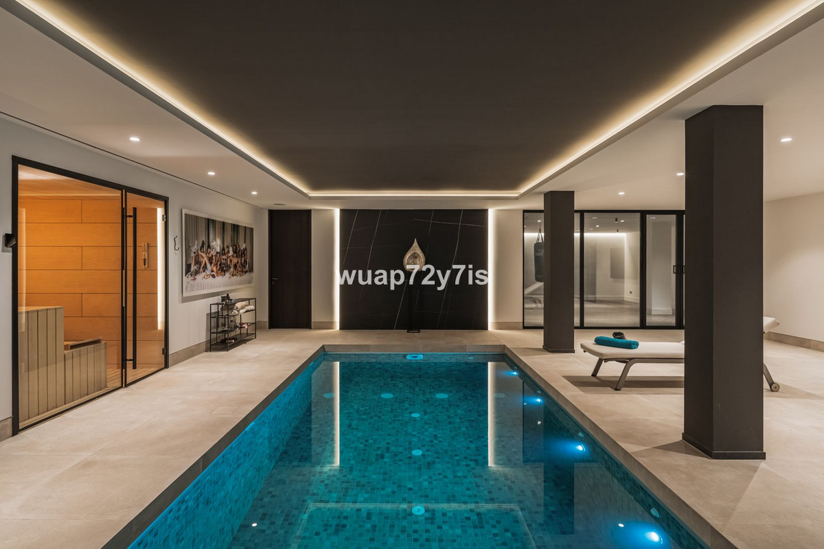 Se vende Villa - Chalet de 4 dormitorios en Costa Del Sol, Málaga, España