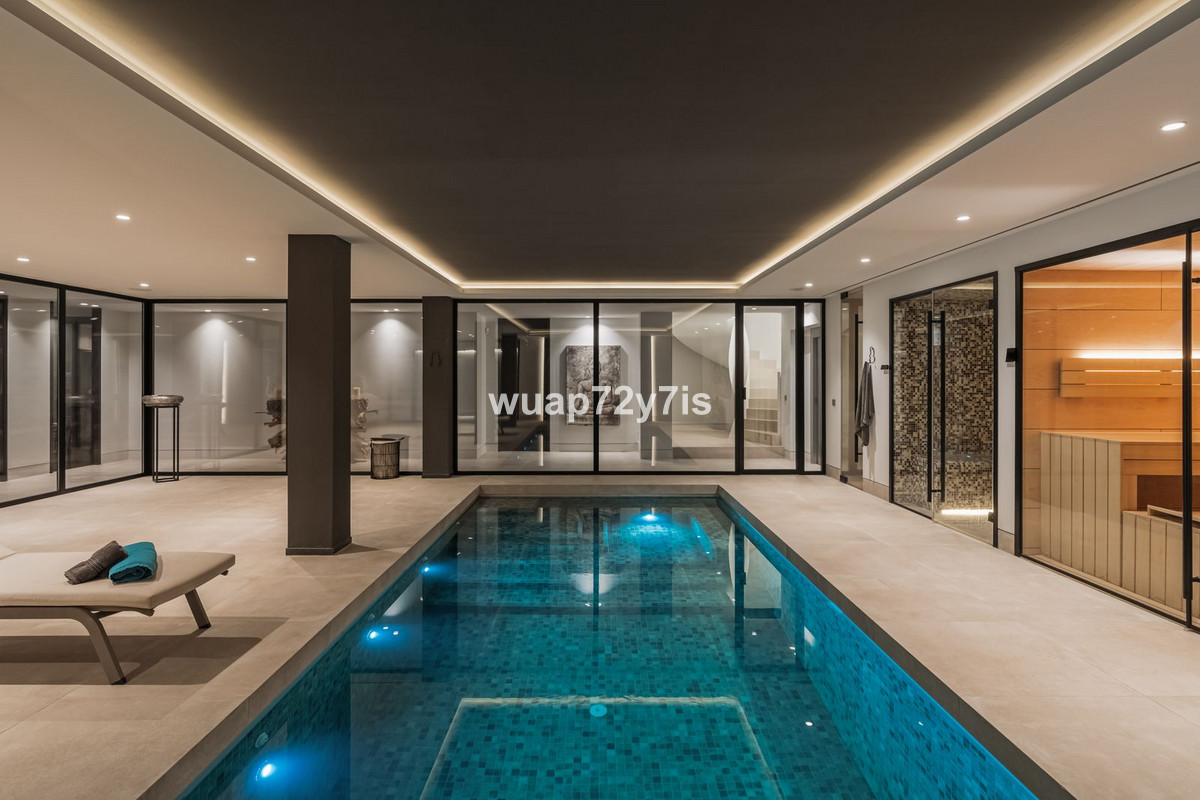 Se vende Villa - Chalet de 4 dormitorios en Costa Del Sol, Málaga, España
