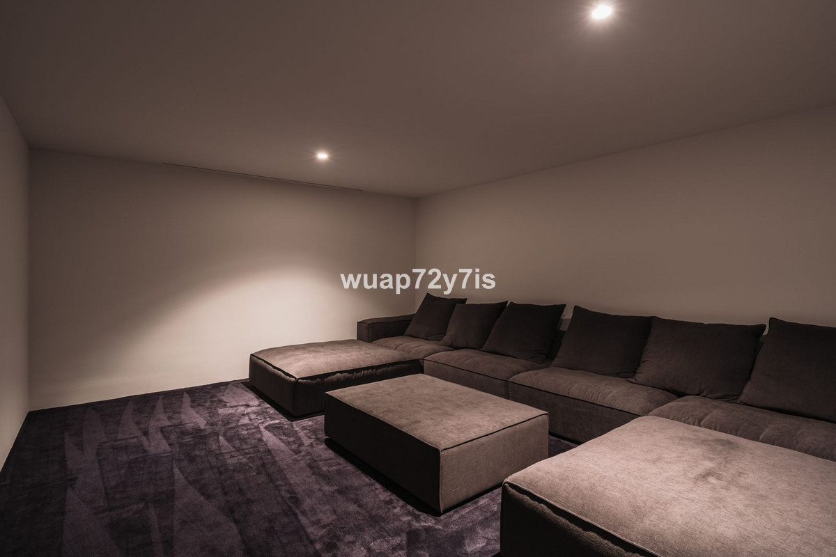 Se vende Villa - Chalet de 4 dormitorios en Costa Del Sol, Málaga, España