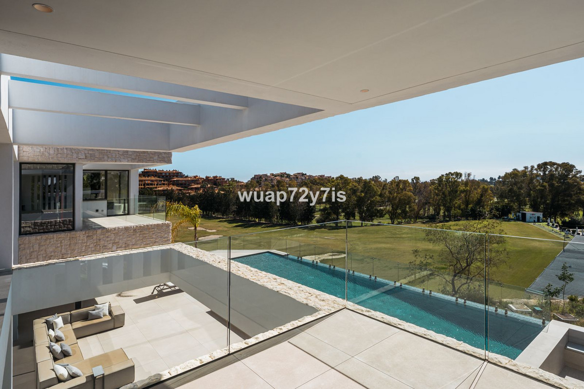 Se vende Villa - Chalet de 4 dormitorios en Costa Del Sol, Málaga, España
