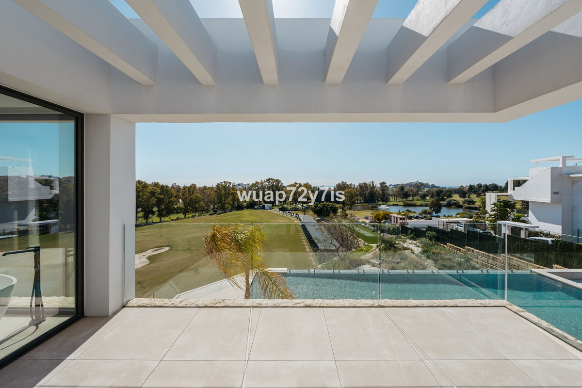 Se vende Villa - Chalet de 4 dormitorios en Costa Del Sol, Málaga, España