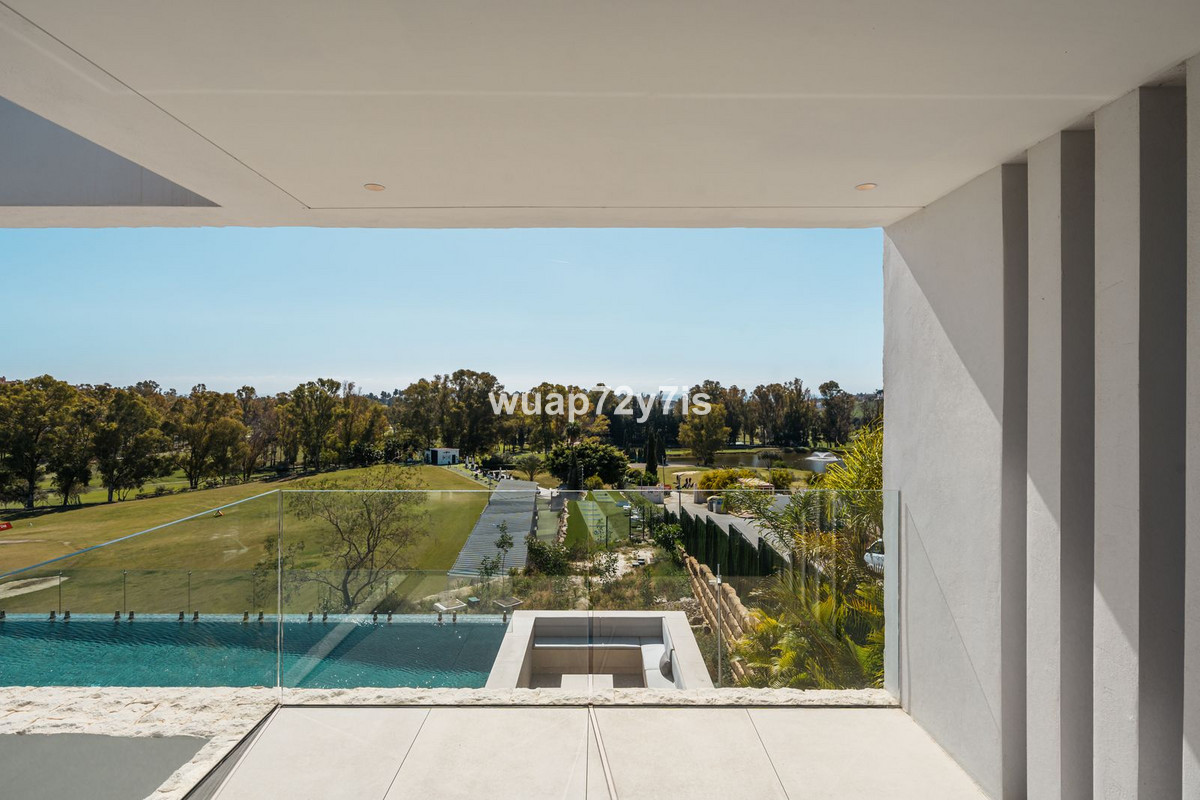 Se vende Villa - Chalet de 4 dormitorios en Costa Del Sol, Málaga, España