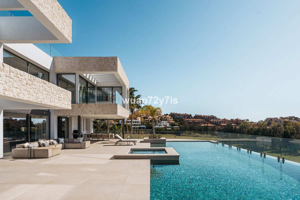 Se vende Villa - Chalet de 4 dormitorios en Costa Del Sol, Málaga, España