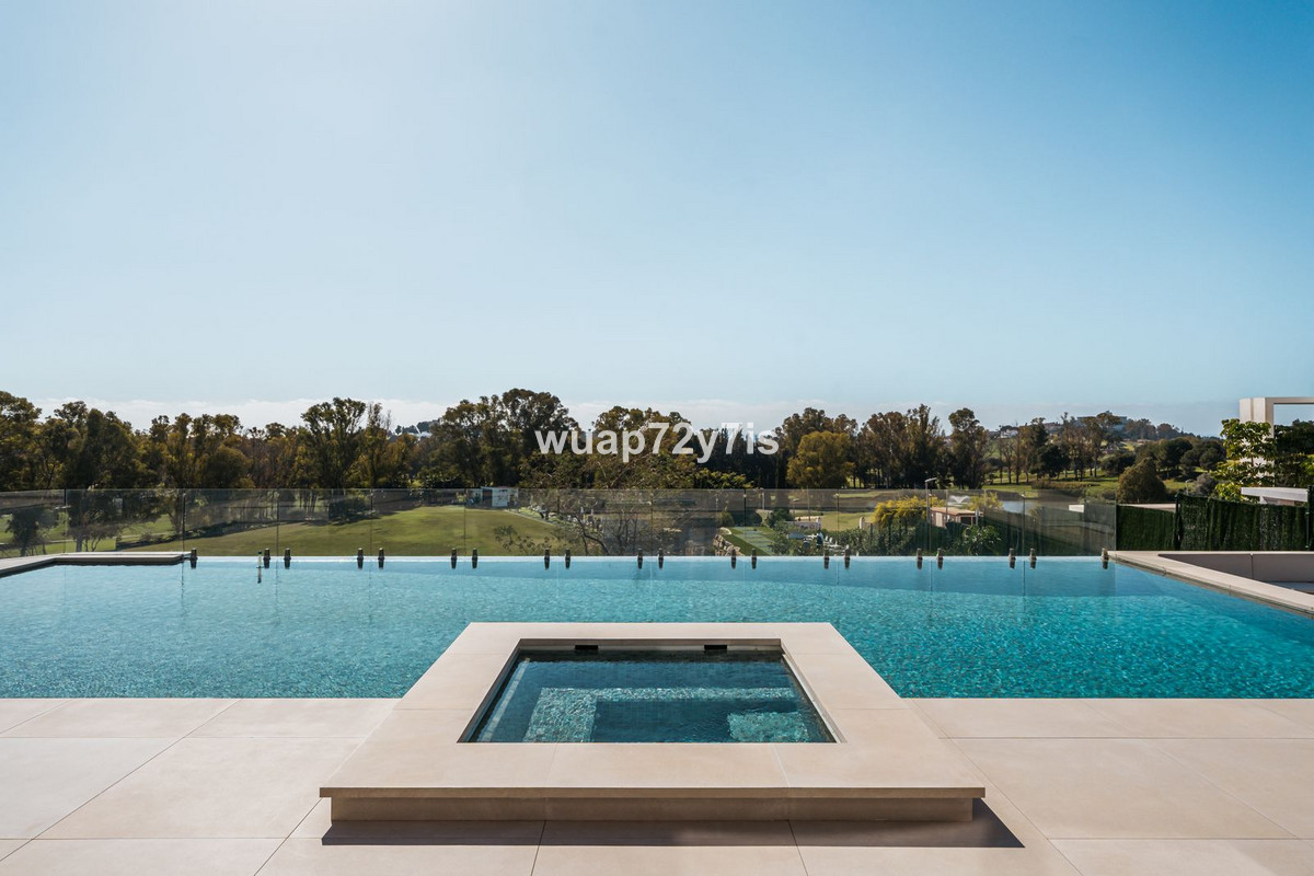 Se vende Villa - Chalet de 4 dormitorios en Costa Del Sol, Málaga, España