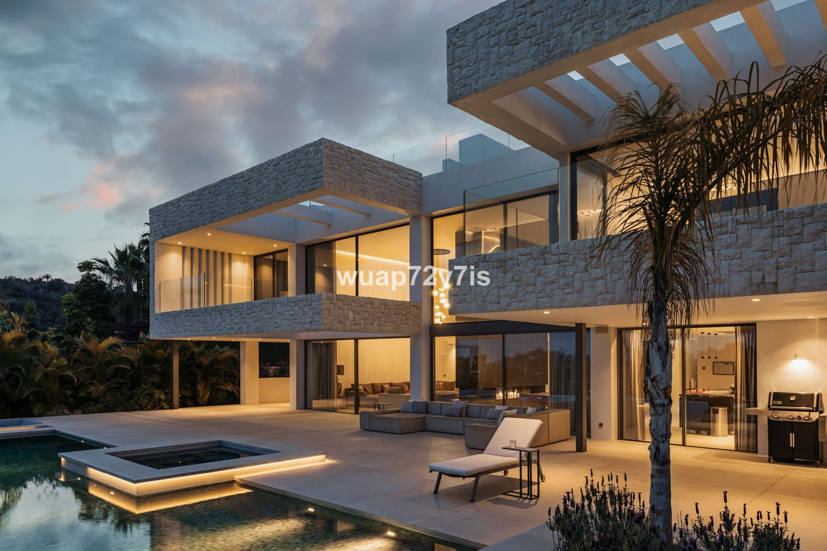 Se vende Villa - Chalet de 4 dormitorios en Costa Del Sol, Málaga, España