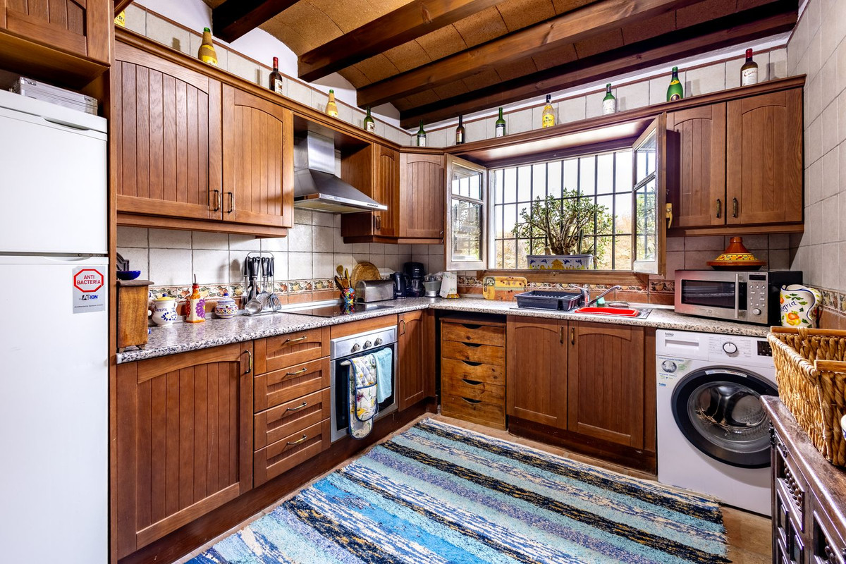 Se vende Finca - Cortijo de 3 dormitorios en Costa Del Sol, Málaga, España