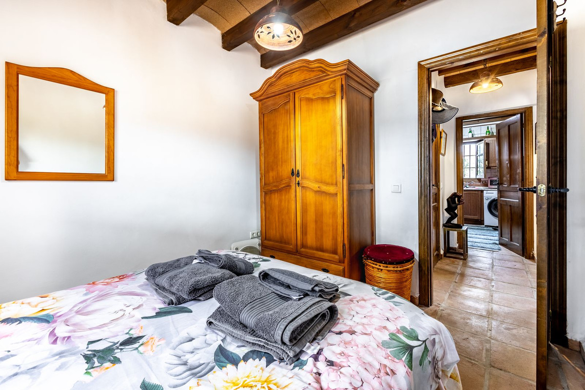 Se vende Finca - Cortijo de 3 dormitorios en Costa Del Sol, Málaga, España