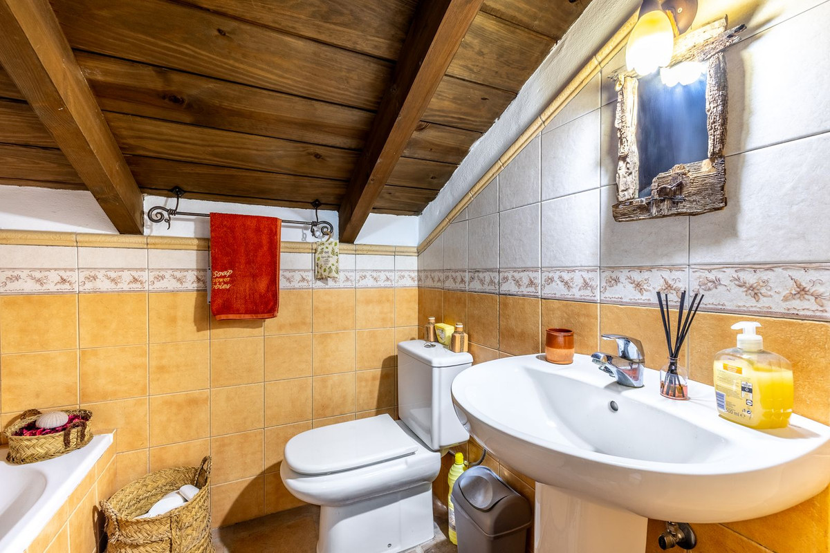 Se vende Finca - Cortijo de 3 dormitorios en Costa Del Sol, Málaga, España