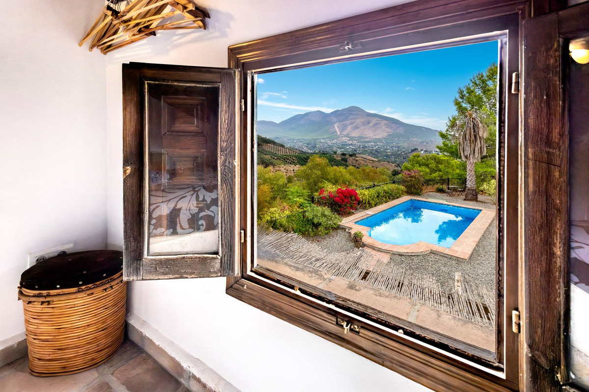 Se vende Finca - Cortijo de 3 dormitorios en Costa Del Sol, Málaga, España