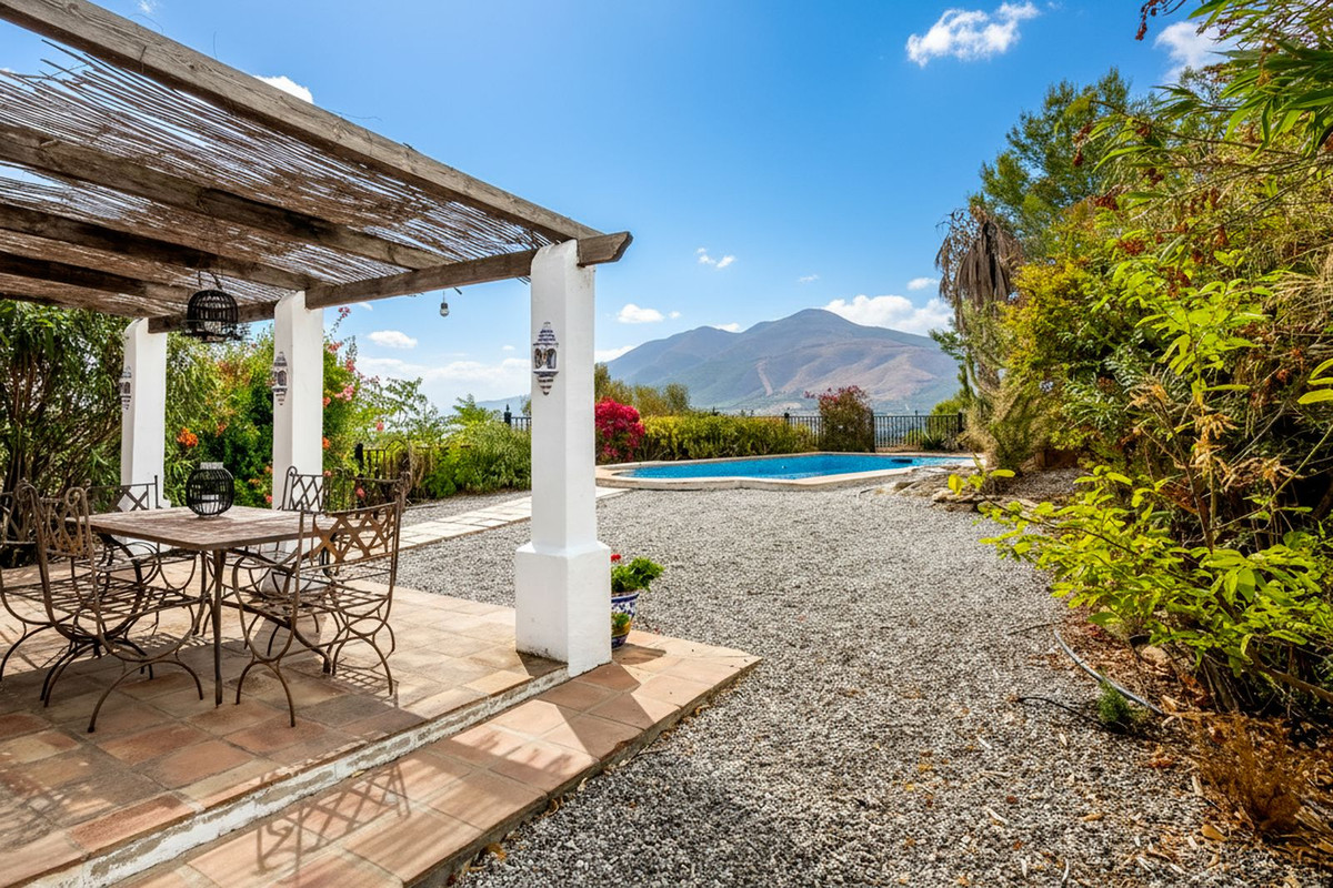 Se vende Finca - Cortijo de 3 dormitorios en Costa Del Sol, Málaga, España