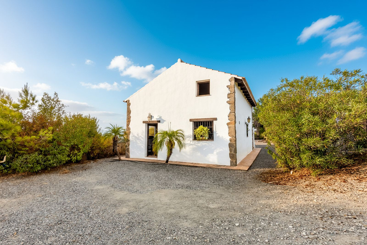 Se vende Finca - Cortijo de 3 dormitorios en Costa Del Sol, Málaga, España