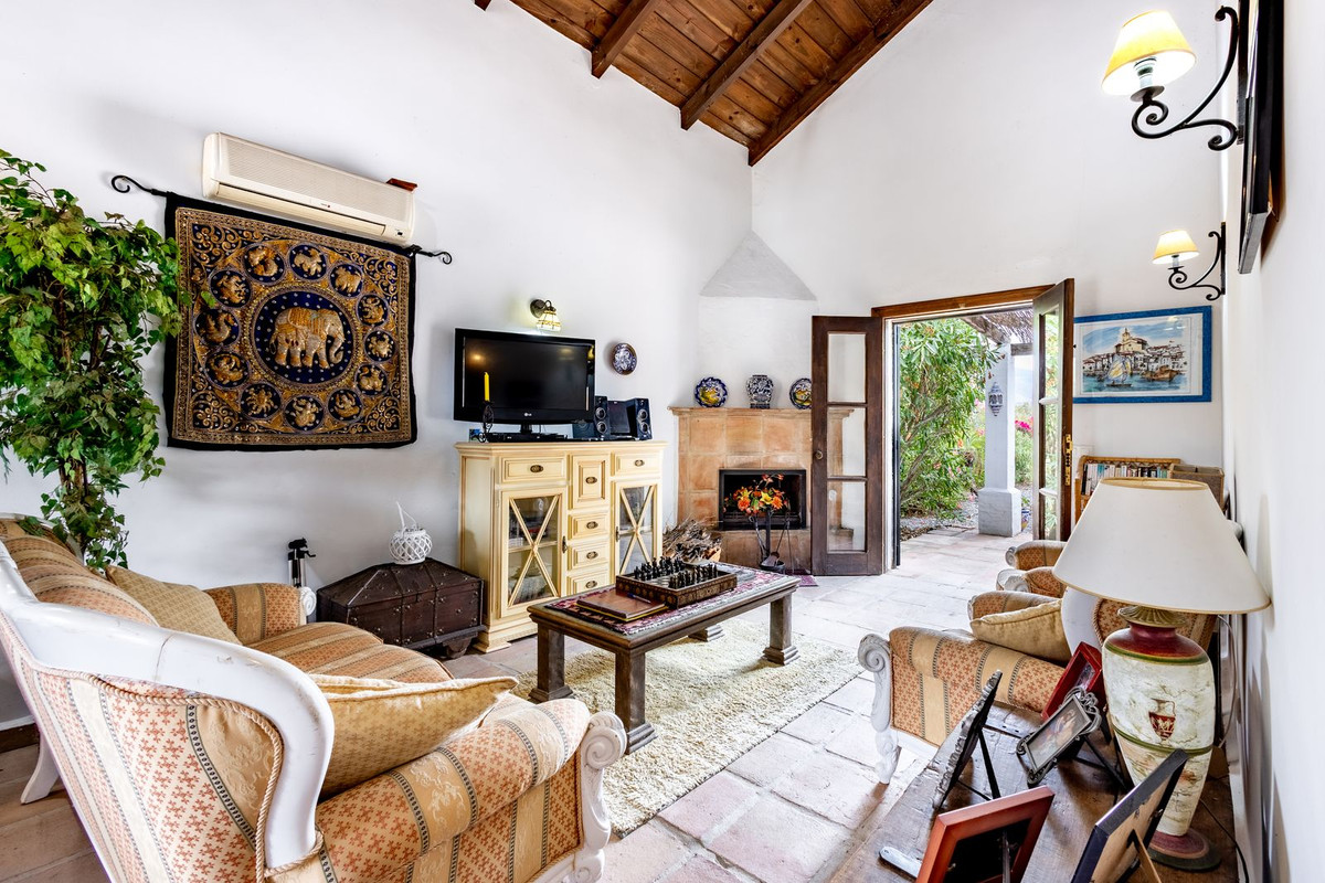 Se vende Finca - Cortijo de 3 dormitorios en Costa Del Sol, Málaga, España