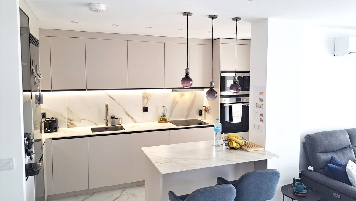 Se vende Apartamento Planta Media de 3 dormitorios en Costa Del Sol, Málaga, España