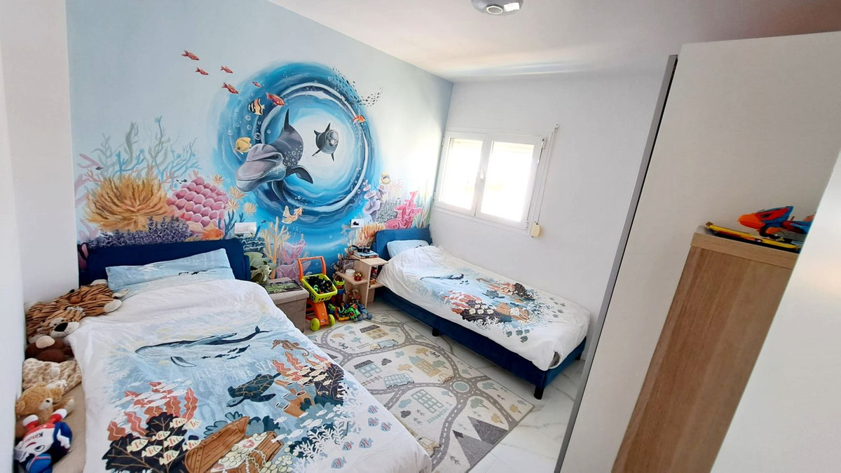 Se vende Apartamento Planta Media de 3 dormitorios en Costa Del Sol, Málaga, España