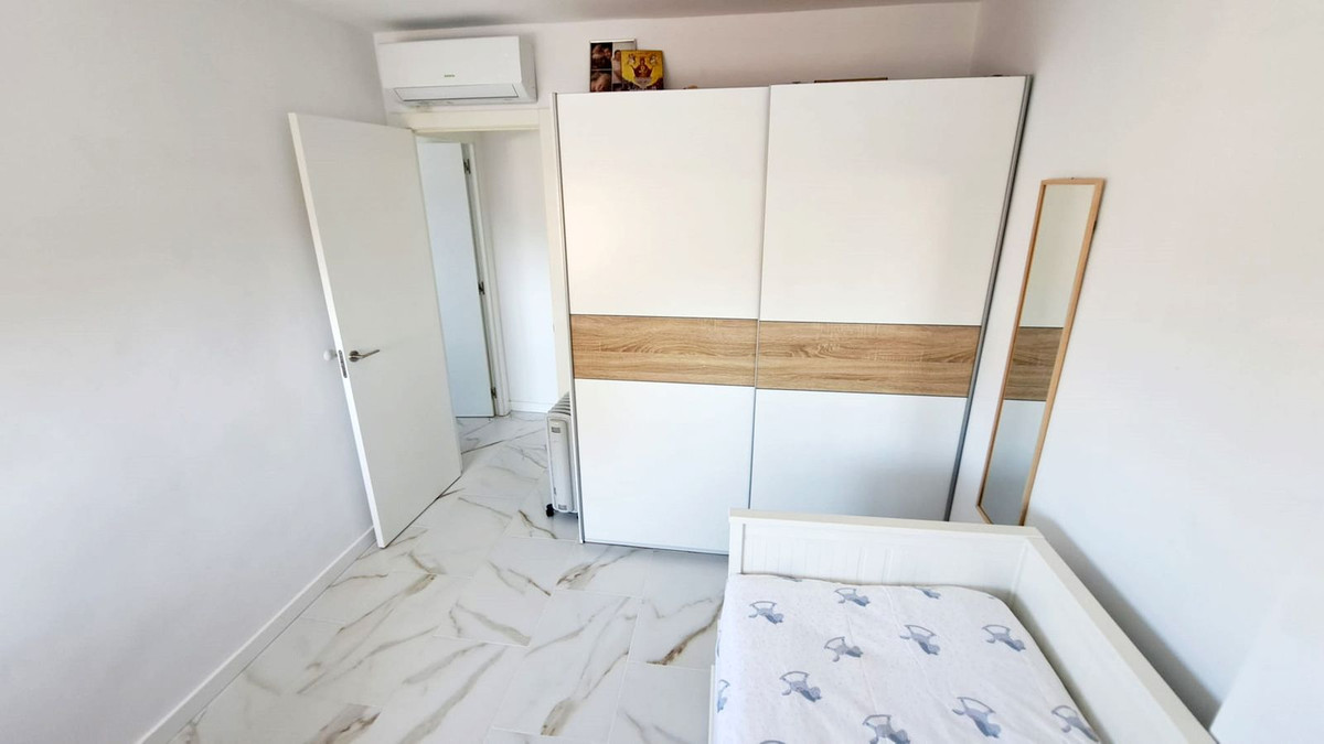 Se vende Apartamento Planta Media de 3 dormitorios en Costa Del Sol, Málaga, España