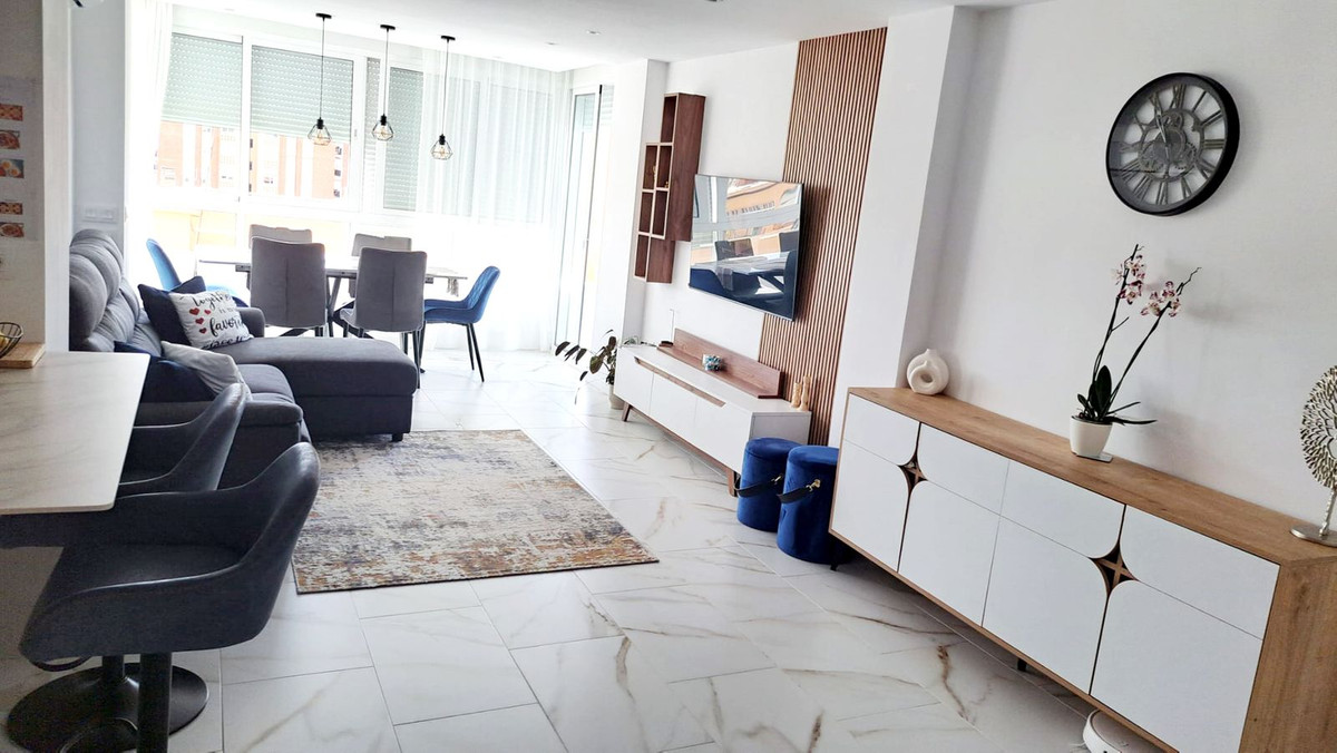 Se vende Apartamento Planta Media de 3 dormitorios en Costa Del Sol, Málaga, España