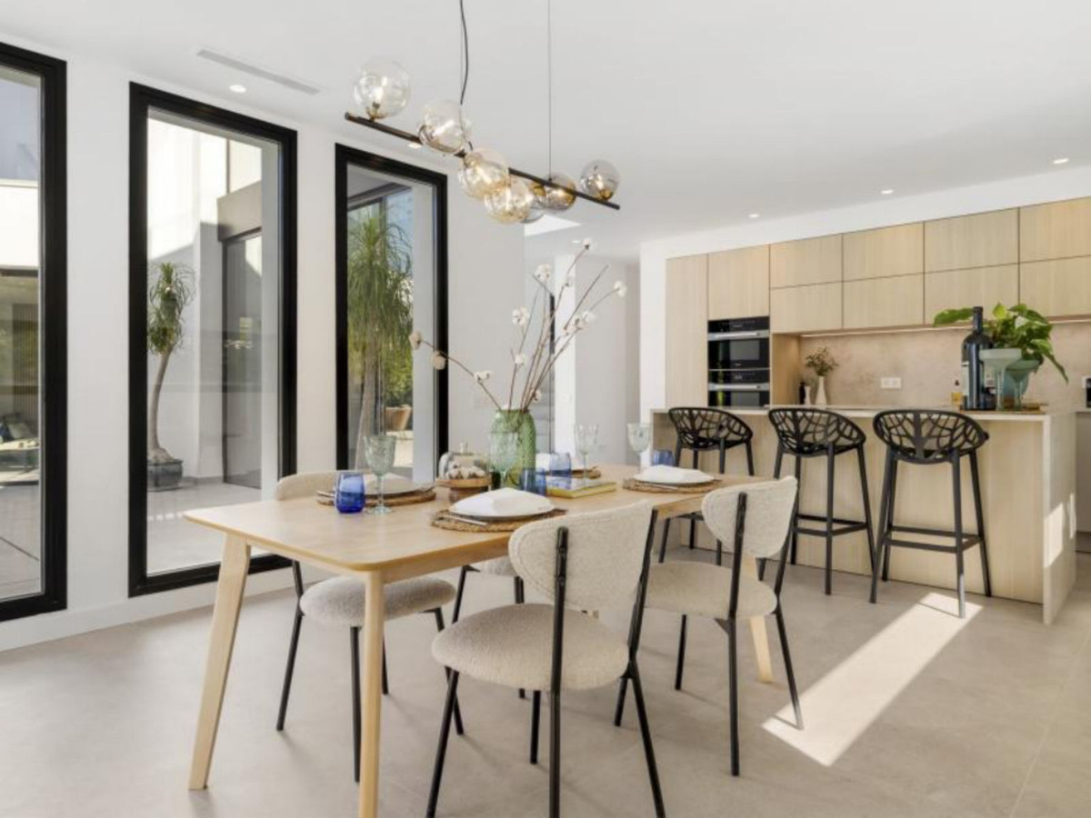 5 Bed Townhouse for sale in Marbesa Costa Del Sol, Málaga, Spain