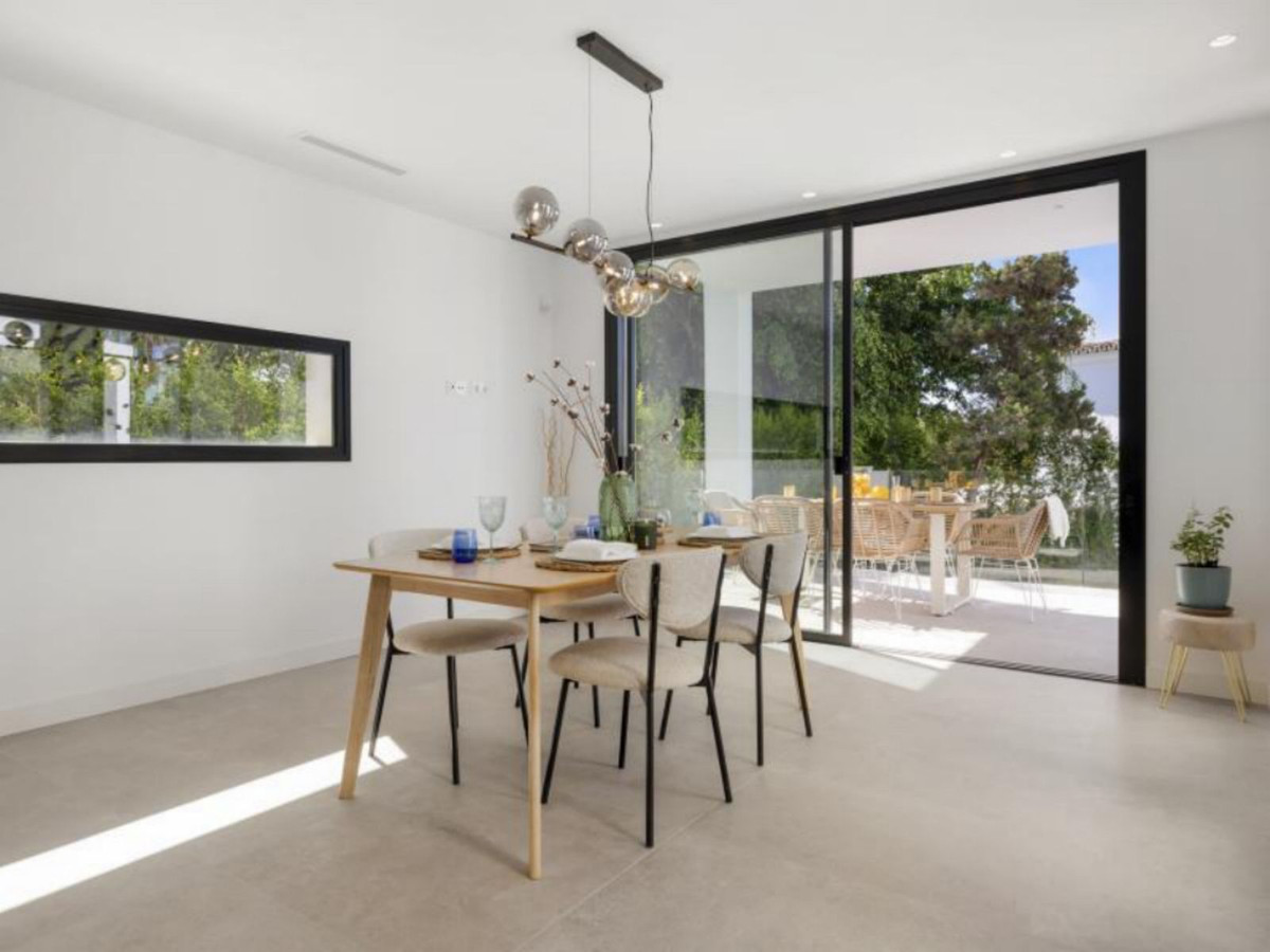 5 Bed Townhouse for sale in Marbesa Costa Del Sol, Málaga, Spain