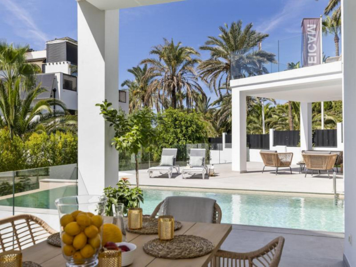 5 Bed Townhouse for sale in Marbesa Costa Del Sol, Málaga, Spain