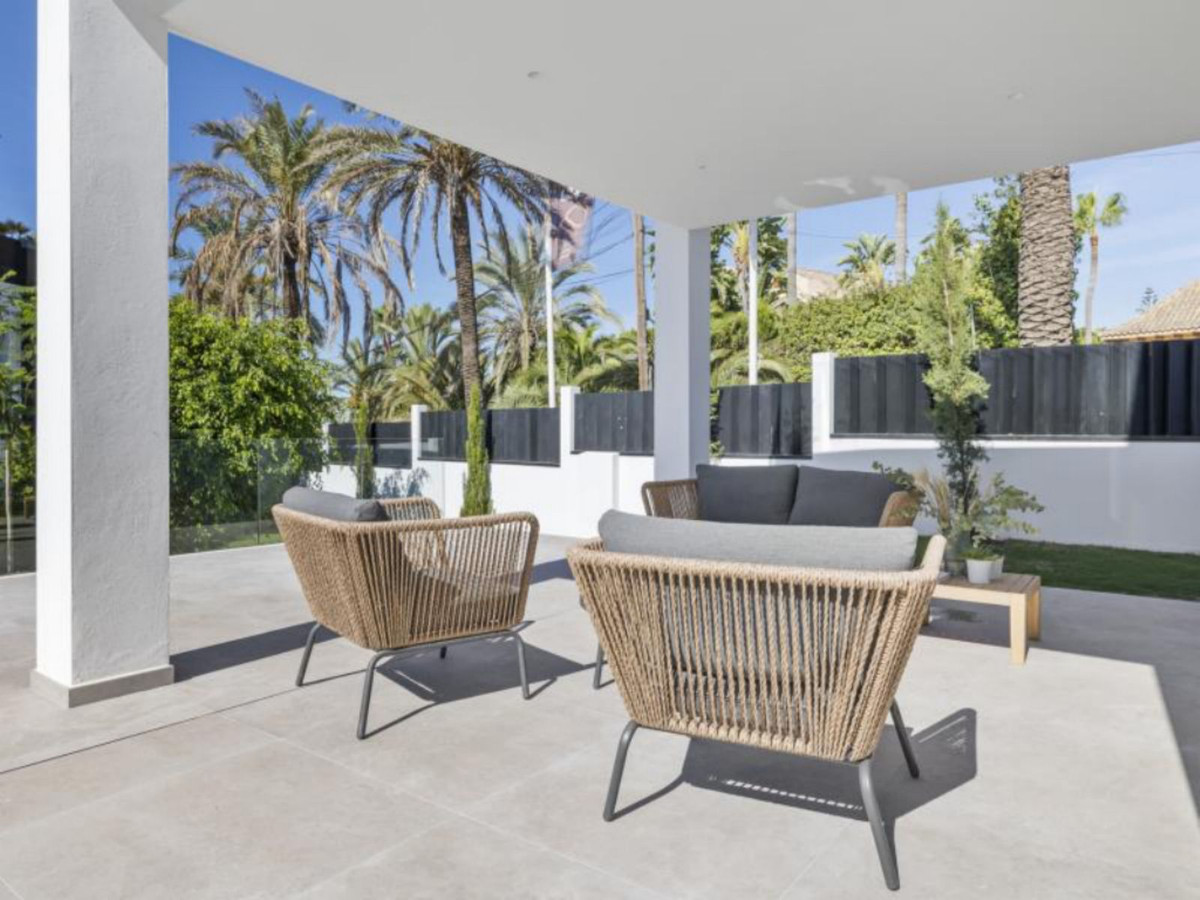 5 Bed Townhouse for sale in Marbesa Costa Del Sol, Málaga, Spain