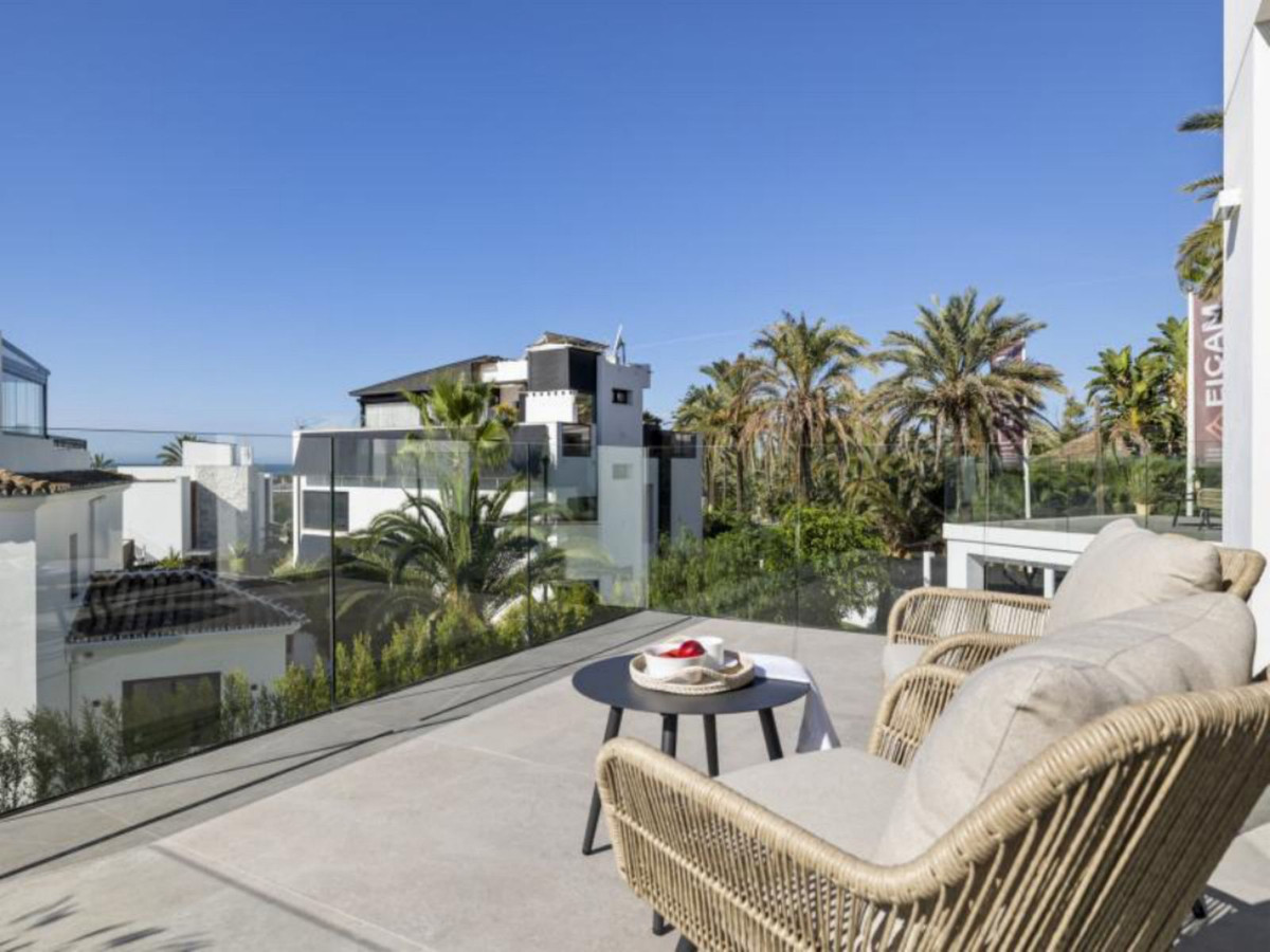5 Bed Townhouse for sale in Marbesa Costa Del Sol, Málaga, Spain