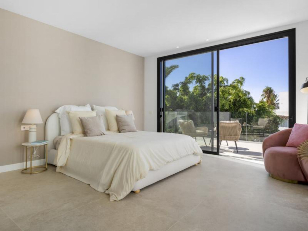 5 Bed Townhouse for sale in Marbesa Costa Del Sol, Málaga, Spain