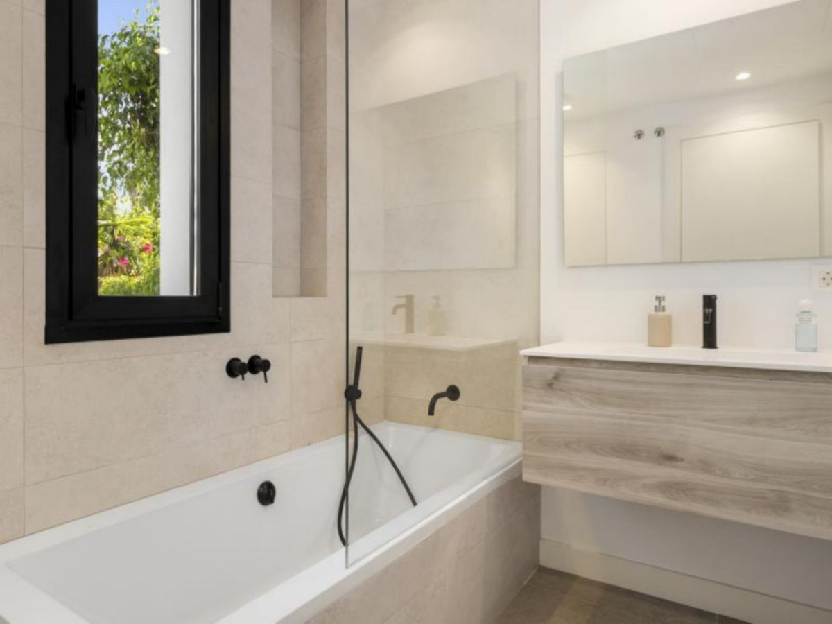 5 Bed Townhouse for sale in Marbesa Costa Del Sol, Málaga, Spain